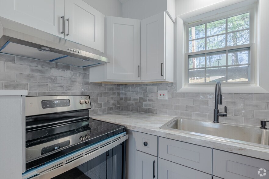 More Photos Of 134 College Hwy, Southampton Apartments For Sale