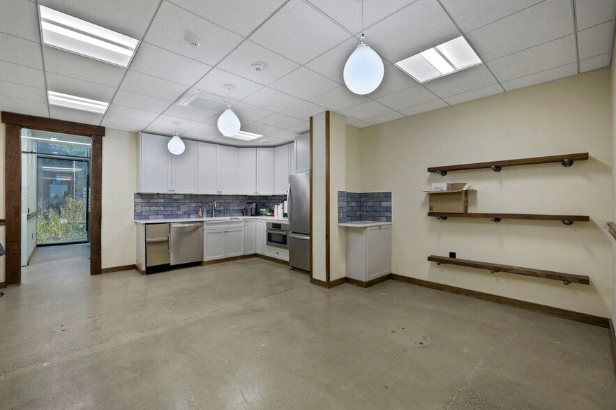 More Photos Of 85 Orient Way, Rutherford Loft Creative Space For Lease