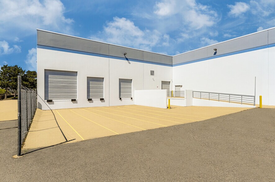 More Photos Of 3550 Odessa Way, Aurora Manufacturing For Lease