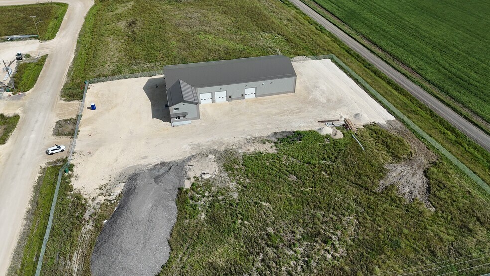 More Photos Of 119 Froese, Headingley Manufacturing For Lease