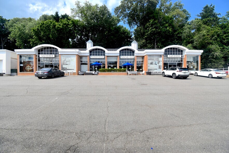 Primary Photo Of 1649 Northern Blvd, Manhasset Storefront For Lease