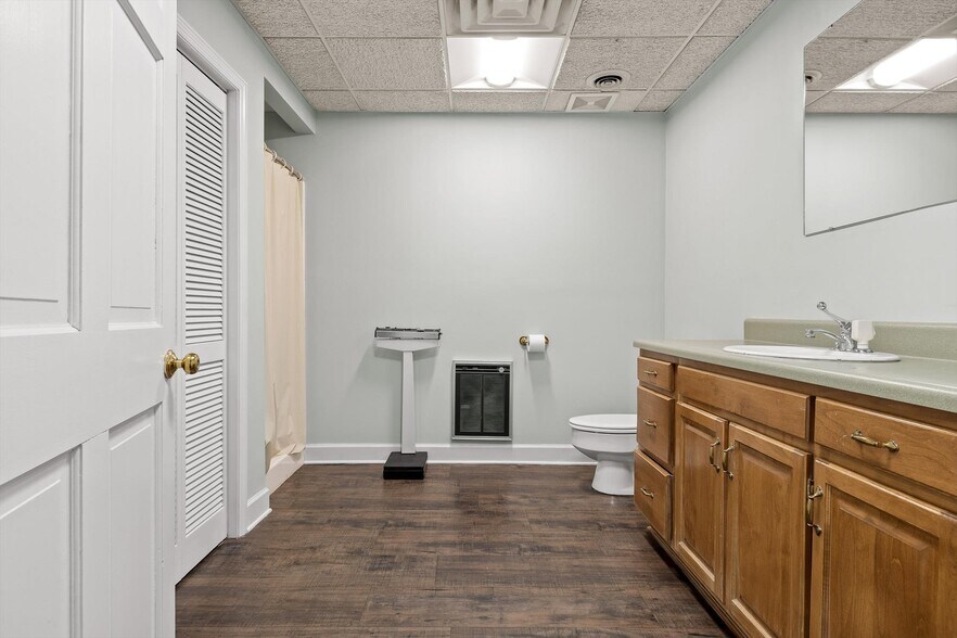 More Photos Of 1801 E 23rd St, Chattanooga Light Distribution For Lease