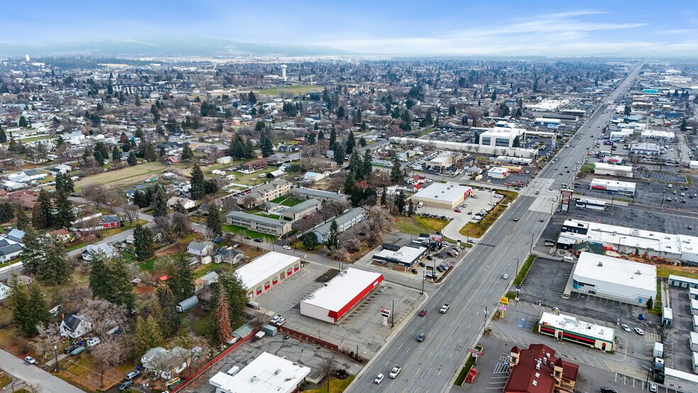 More Photos Of 11211 E Sprague Ave, Spokane Valley Storefront For Sale