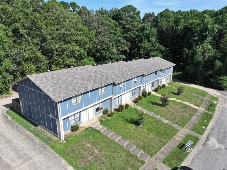 More Photos Of 1800 Labette Manor Dr, Little Rock Apartments For Sale