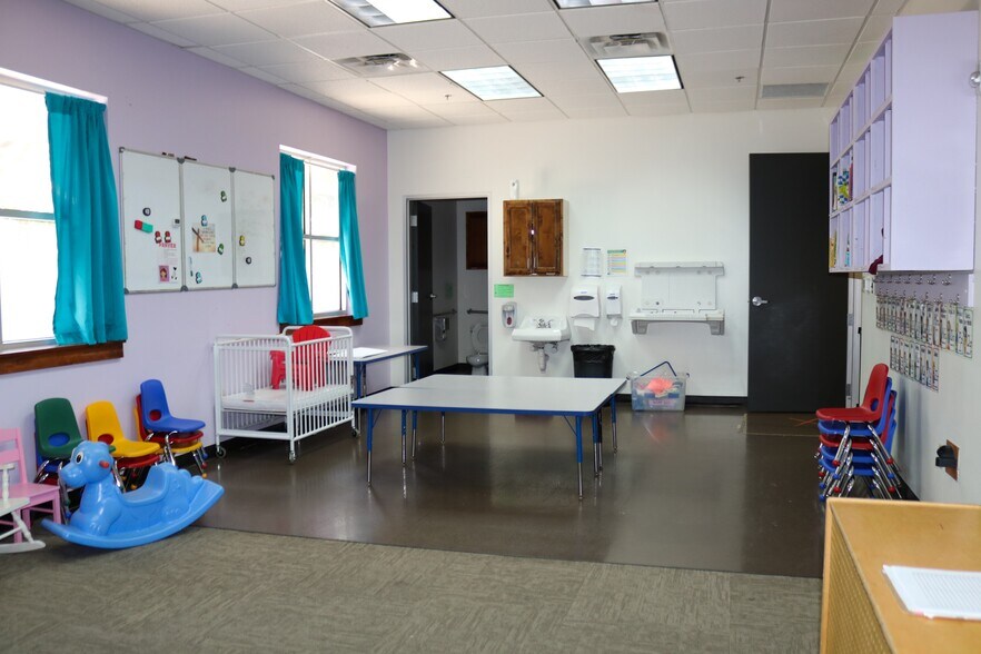 More Photos Of 8531 W Loop 1604 N, San Antonio Office For Sale