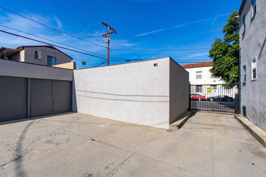 More Photos Of 201-207 S Kenmore Ave, Los Angeles Apartments For Sale