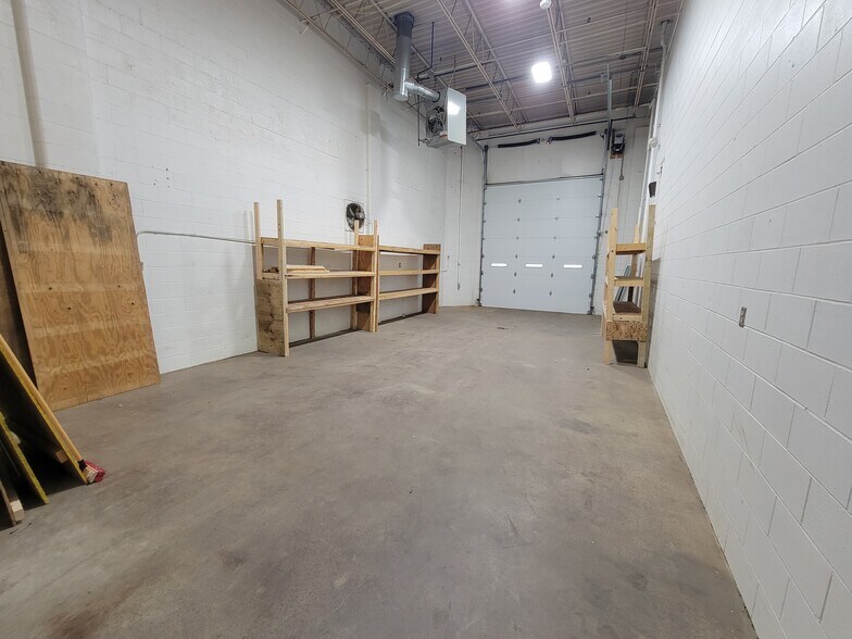 More Photos Of 3701 S Western Ave, Sioux Falls Warehouse For Lease