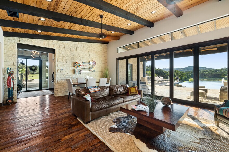 More Photos Of 101 Rolling Hills Rd, Blanco Specialty For Sale