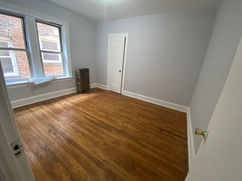 More Photos Of 7722-7732 S Jeffery Blvd, Chicago Apartments For Sale