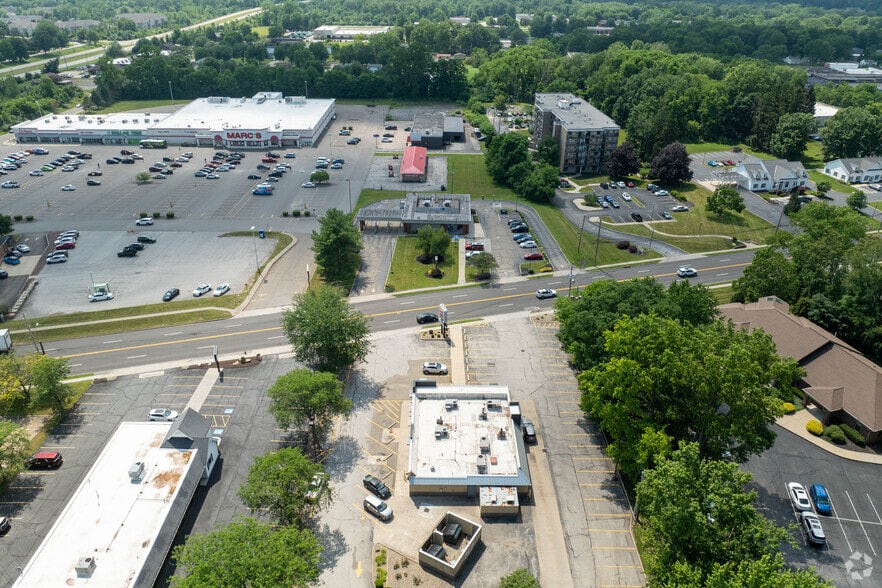 More Photos Of 1575 S Water St, Kent Fast Food For Sale