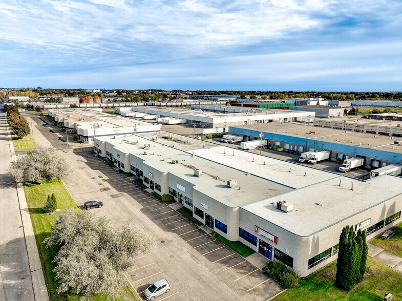 More Photos Of 80-150 Av Lindsay, Dorval Warehouse For Lease