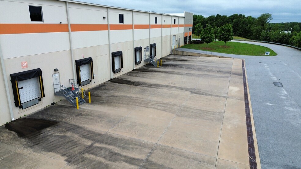 More Photos Of 2723 White Horse Rd, Greenville Distribution For Lease