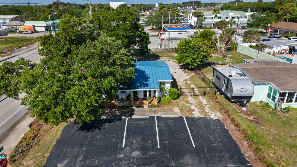 More Photos Of 1324 16th St, Vero Beach Office For Sale