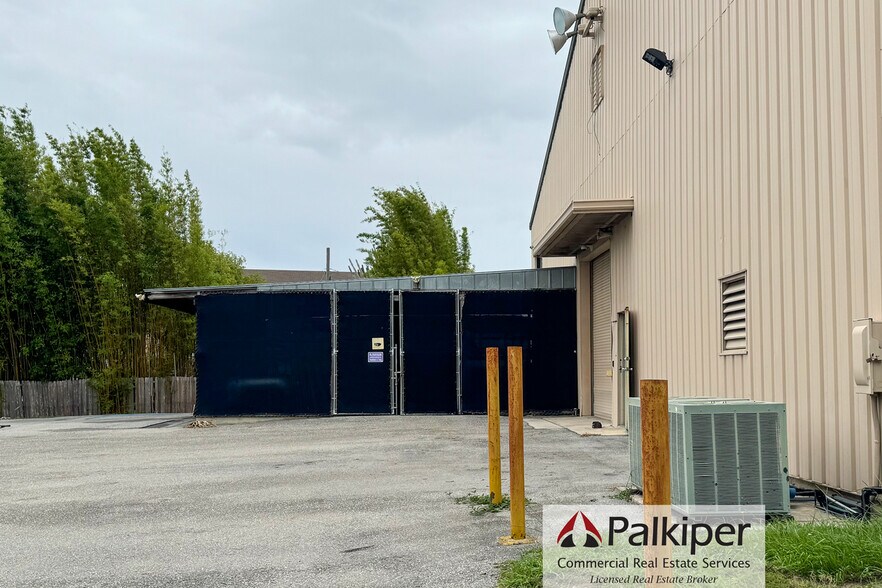 More Photos Of 4340 Edgewater Dr, Orlando Warehouse For Lease