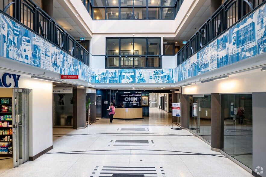 More Photos Of 622 College St, Toronto Medical For Lease