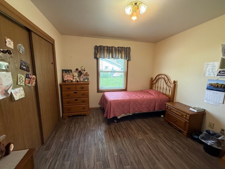 More Photos Of 15+/- Bed Memory Care Illinois Near Peoria, Elmwood Assisted Living For Sale