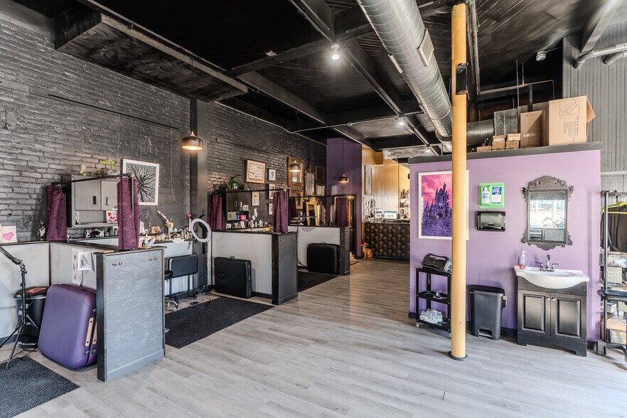 More Photos Of 46-54 Union St, Easthampton Storefront Retail Residential For Lease