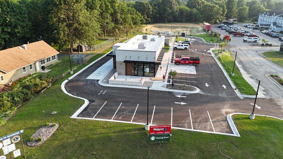 More Photos Of 200 Parkdale Ave, Manistee Fast Food For Sale