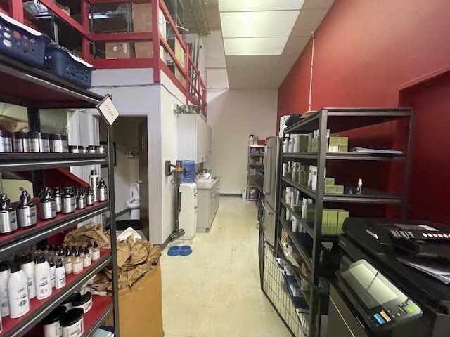 More Photos Of 340 El Pueblo Rd, Scotts Valley Light Manufacturing For Lease