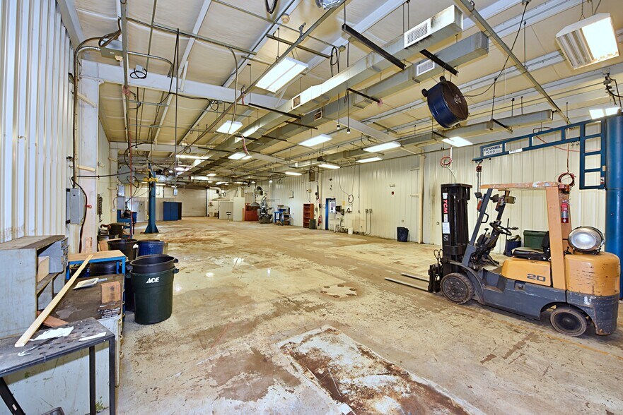 More Photos Of 315 Burke Dr, Morganton Light Manufacturing For Sale
