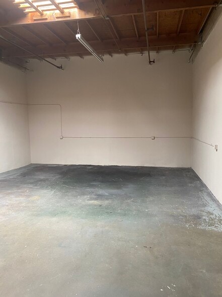 More Photos Of 1260 N Fitzgerald Ave, Rialto Warehouse For Lease