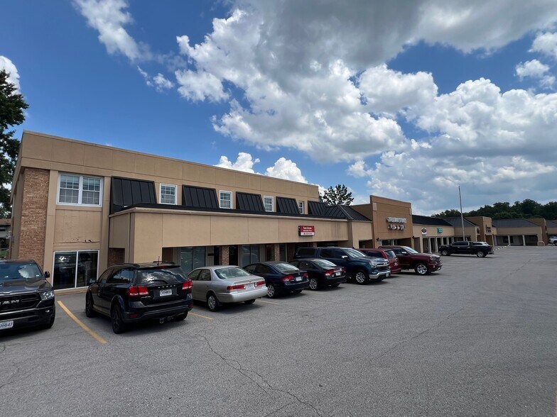 More Photos Of 2099 Bentley Plz, Fenton Unknown For Lease