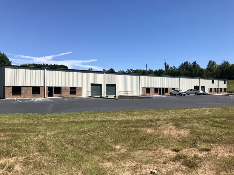 More Photos Of 230 Industrial Park Rd, Baldwin Warehouse For Lease