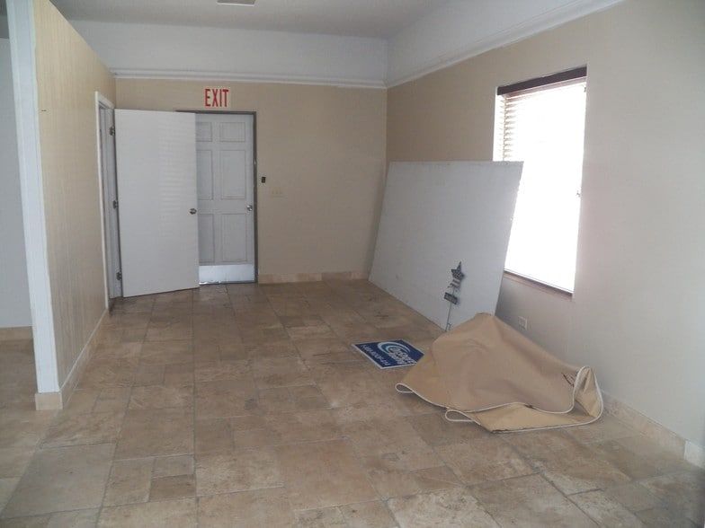 More Photos Of 320 S Federal Hwy, Stuart Freestanding For Lease