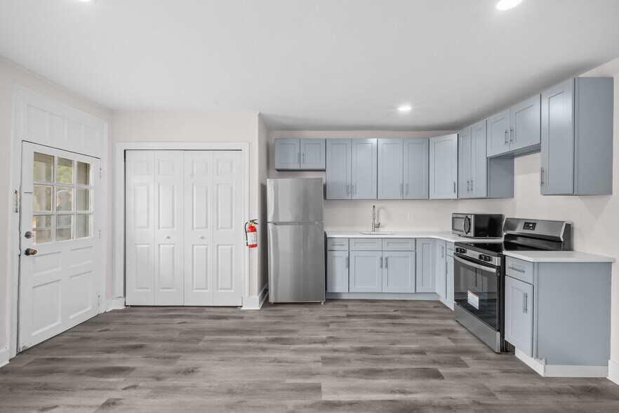 More Photos Of 26 John Ringo Rd, Ringoes Apartments For Sale