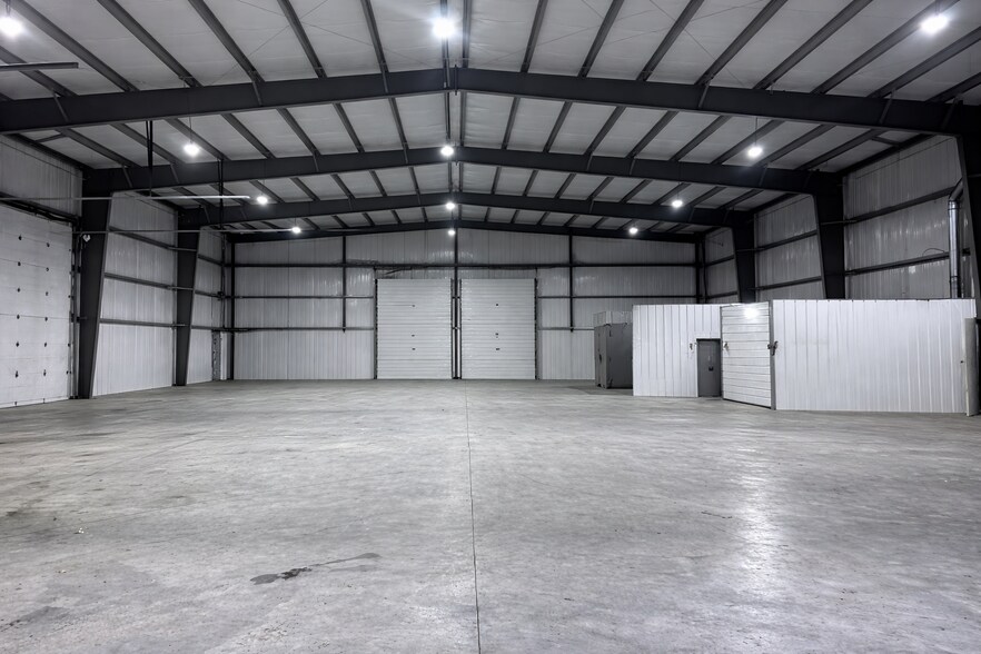 More Photos Of 251223 Sunshine Rd, Rocky View No 44 Warehouse For Sale