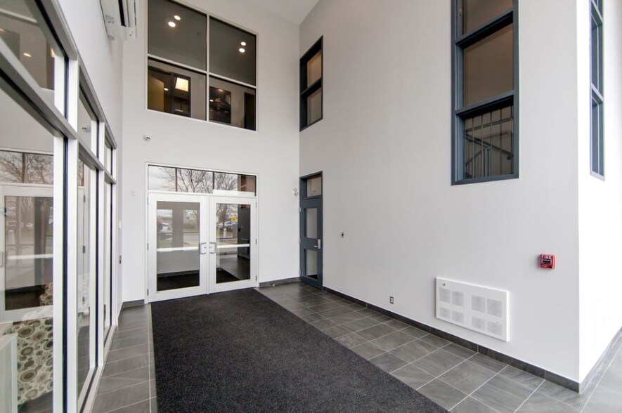 More Photos Of 50 Frank Nighbor Pl, Ottawa Warehouse For Lease