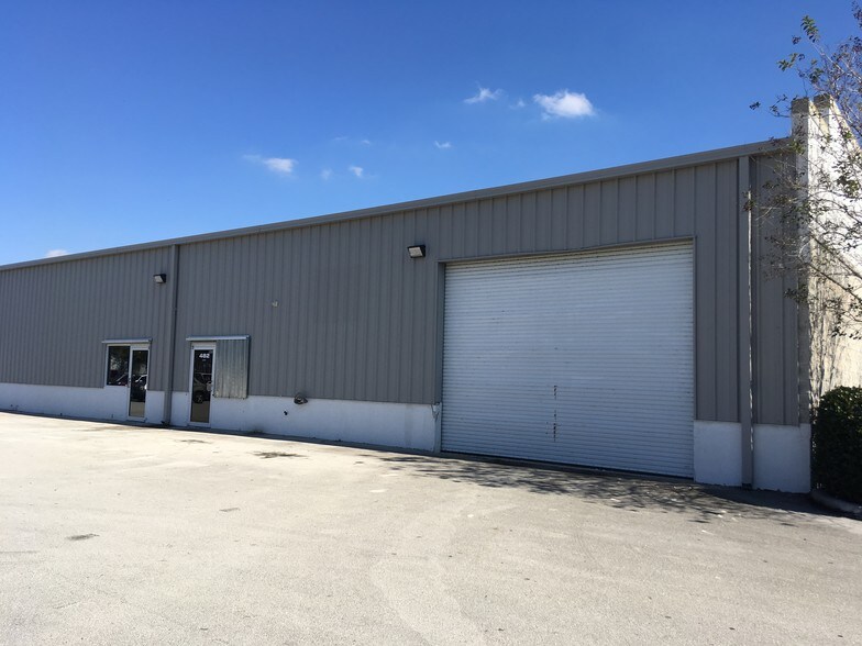 More Photos Of 482 NW Concourse Pl, Port Saint Lucie Distribution For Lease