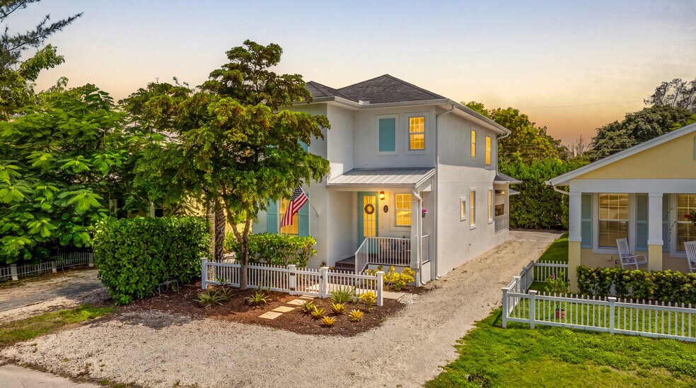 More Photos Of 2974 Van Buren Ave, Naples Storefront Retail Residential For Sale