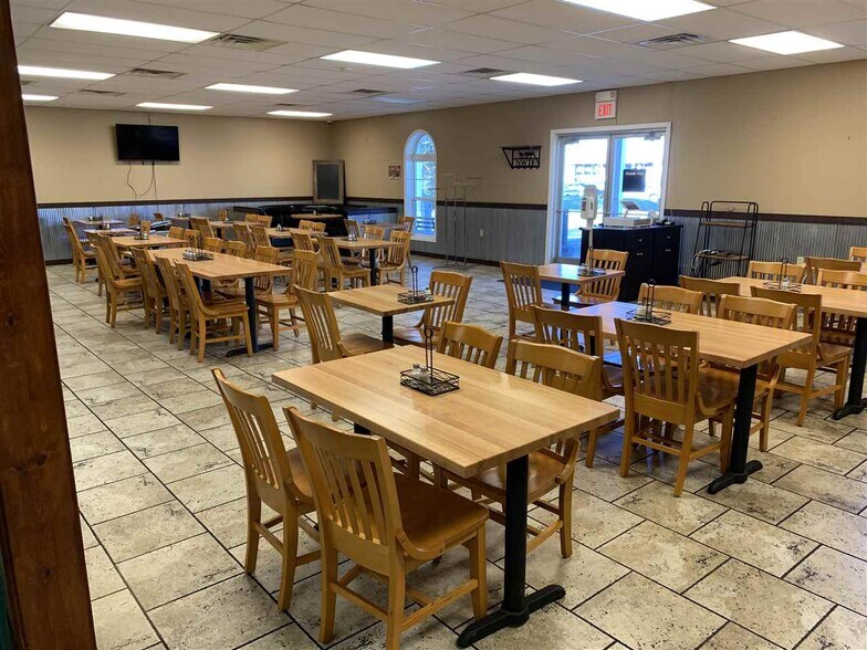More Photos Of 675 S Main St, Brownsville Restaurant For Sale