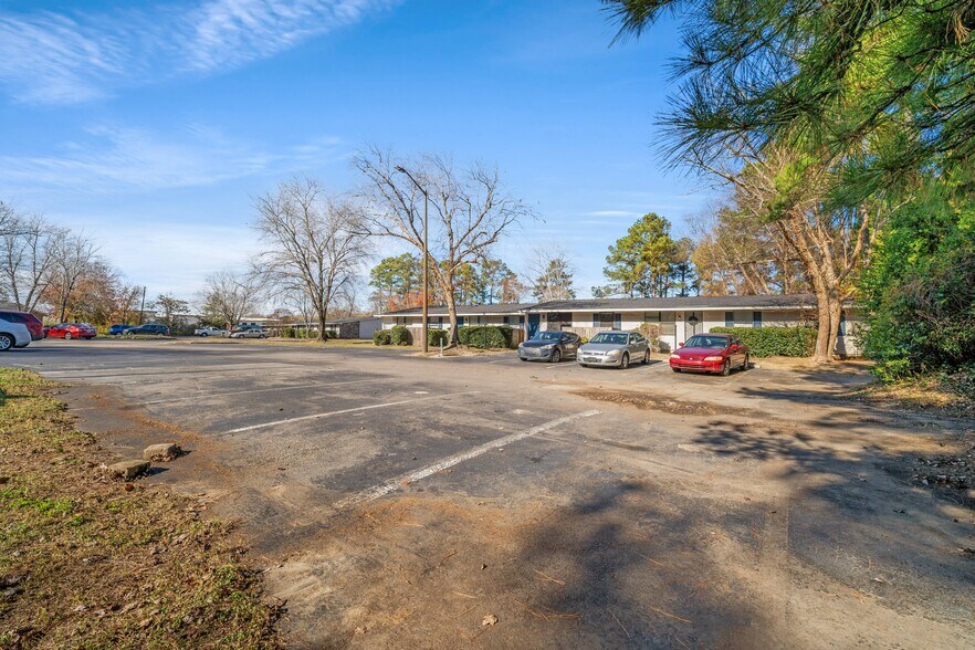 More Photos Of 1850 Apple Valley Dr, Augusta Apartments For Sale