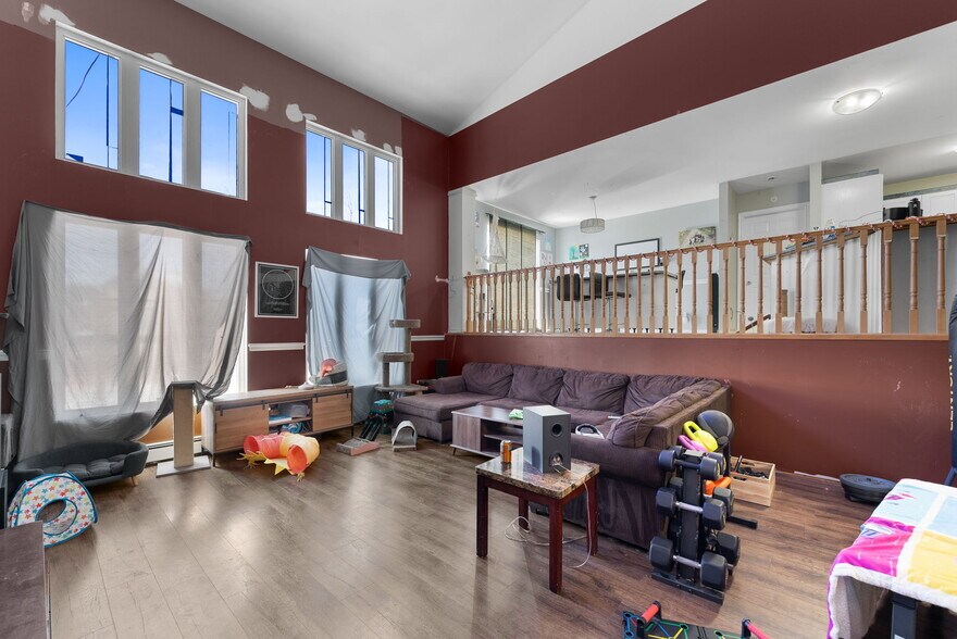 More Photos Of 29 Laren St, Wahnapitae Apartments For Sale