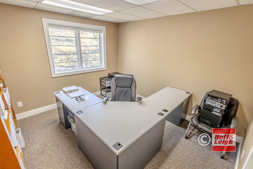 More Photos Of 2928 Straus Ln, Colorado Springs Office For Sale