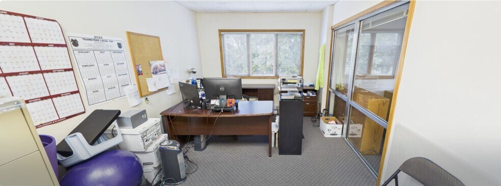 More Photos Of 804 Roundabout, West Dundee Loft Creative Space For Lease