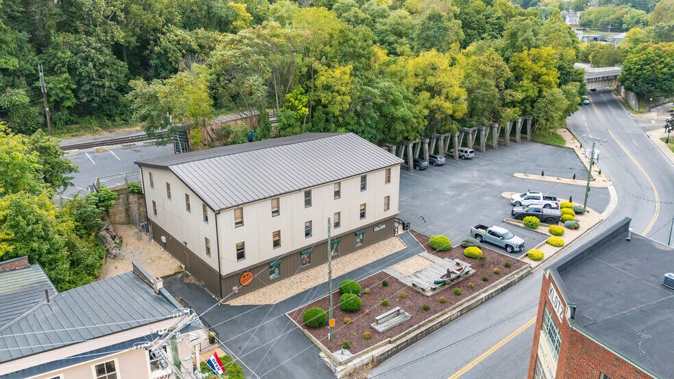 More Photos Of 50 Middlebrook Ave, Staunton Storefront For Sale