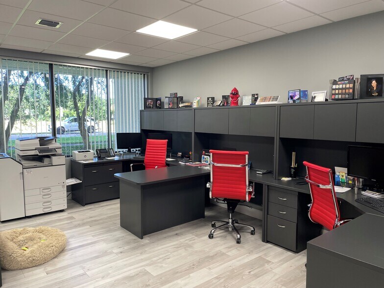 More Photos Of 2300 NW Corporate Blvd, Boca Raton Office For Sale