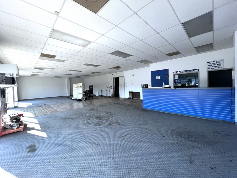 More Photos Of 2356 W Goodman Rd, Horn Lake Freestanding For Lease