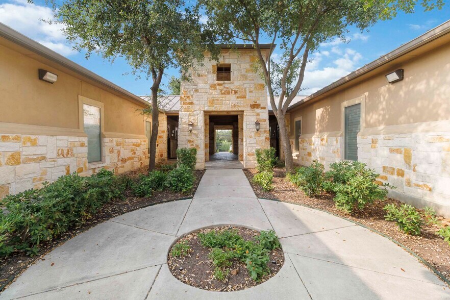 More Photos Of 3519 Paesanos Pky, Shavano Park Office For Lease