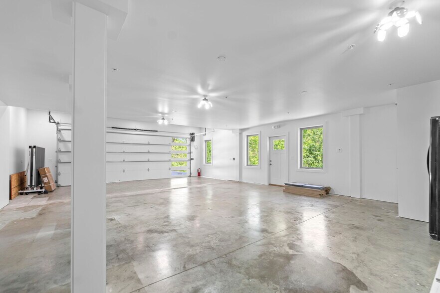More Photos Of 18649 & 18645 Saddle Shop Ln, Springdale Lodge Meeting Hall For Sale