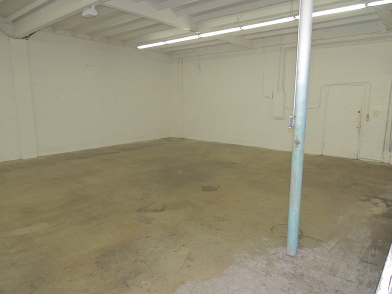 More Photos Of 706 A Ave, National City Freestanding For Lease