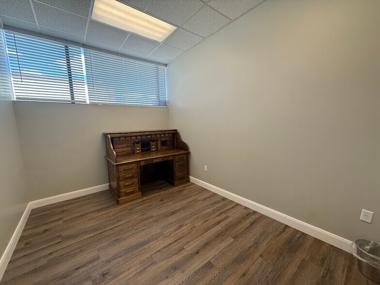 More Photos Of 1169 E 1010 N, Spanish Fork Showroom For Sale