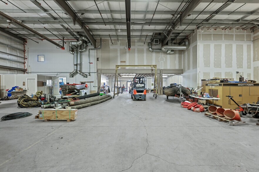 More Photos Of 8800 Venture Av SE, Calgary Warehouse For Lease