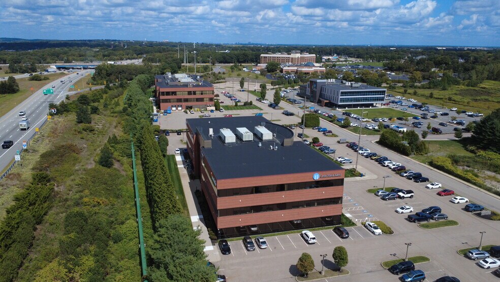 More Photos Of 200 Crossings Blvd, Warwick Office For Lease