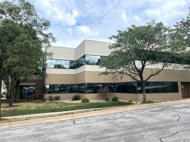 More Photos Of 10665 Bedford Ave, Omaha Office For Lease