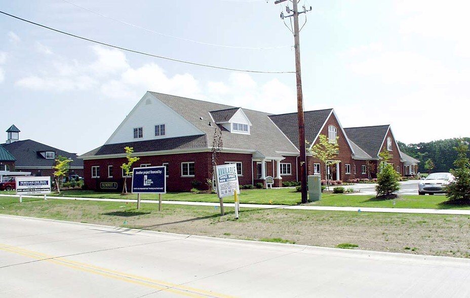 More Photos Of 6155 Park Sq, Lorain Medical For Sale