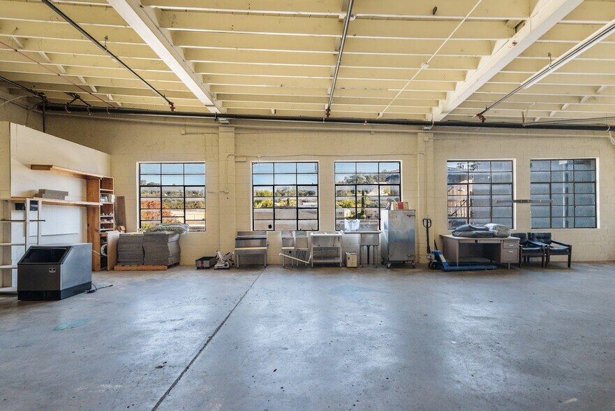 More Photos Of 208 S Green St, Sonora Restaurant For Sale